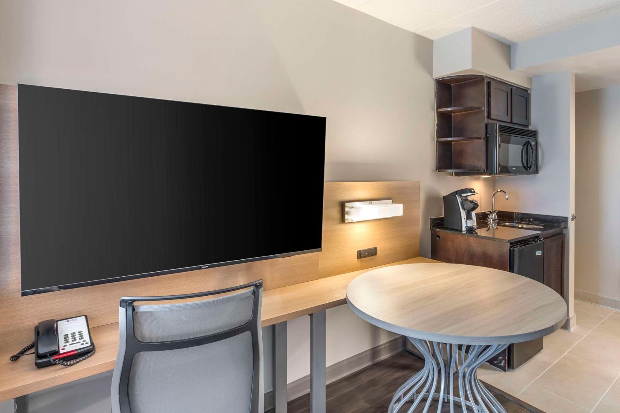 Best Western Plus Heritage Rail Inn & Suites Йорк Екстер'єр фото