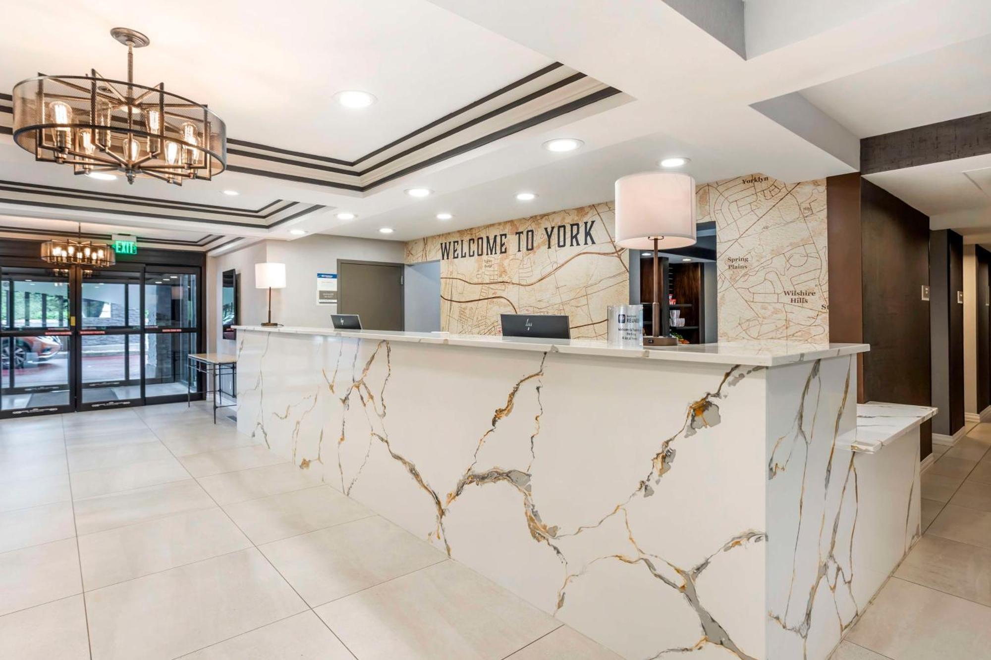 Best Western Plus Heritage Rail Inn & Suites Йорк Екстер'єр фото