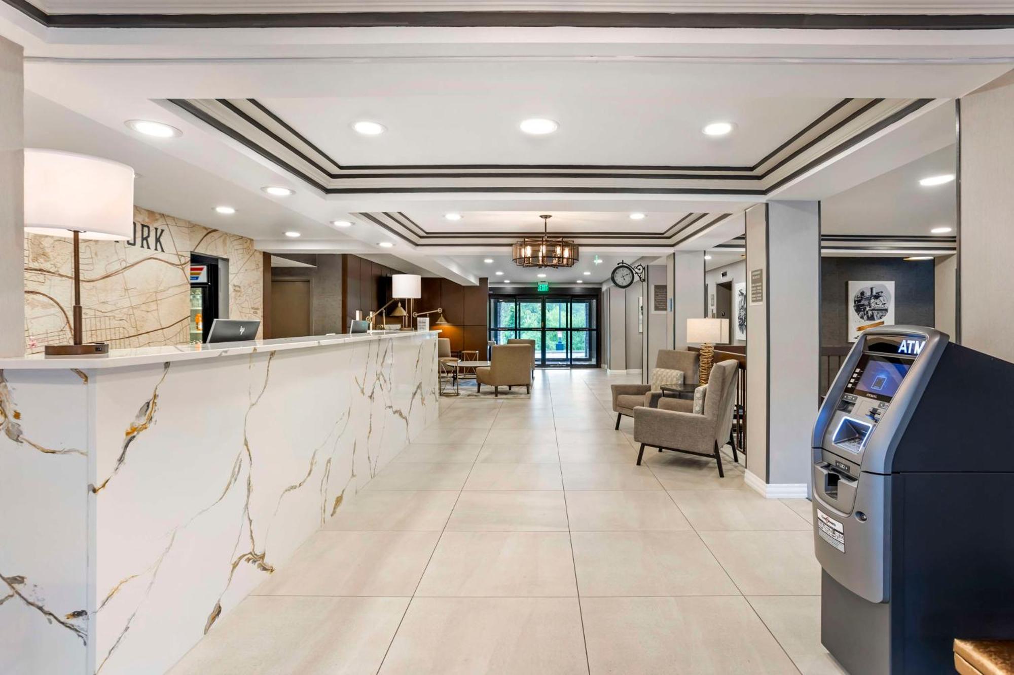 Best Western Plus Heritage Rail Inn & Suites Йорк Екстер'єр фото